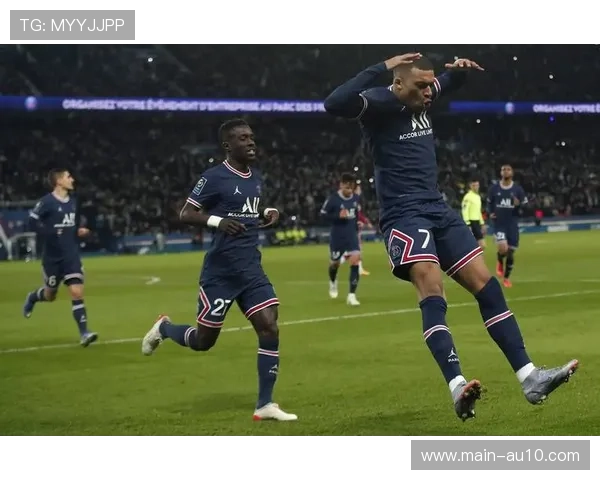 巴黎圣日耳曼客战摩纳哥，伤病潮冲击右路攻防体系